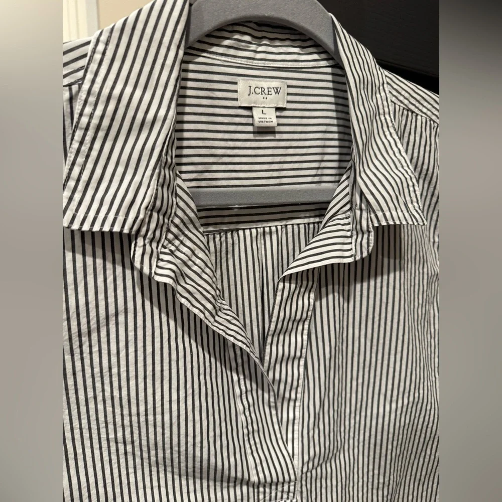 J.Crew Gray & White Striped Popover Shirt Women’s Large GUC - Picture 5 of 14